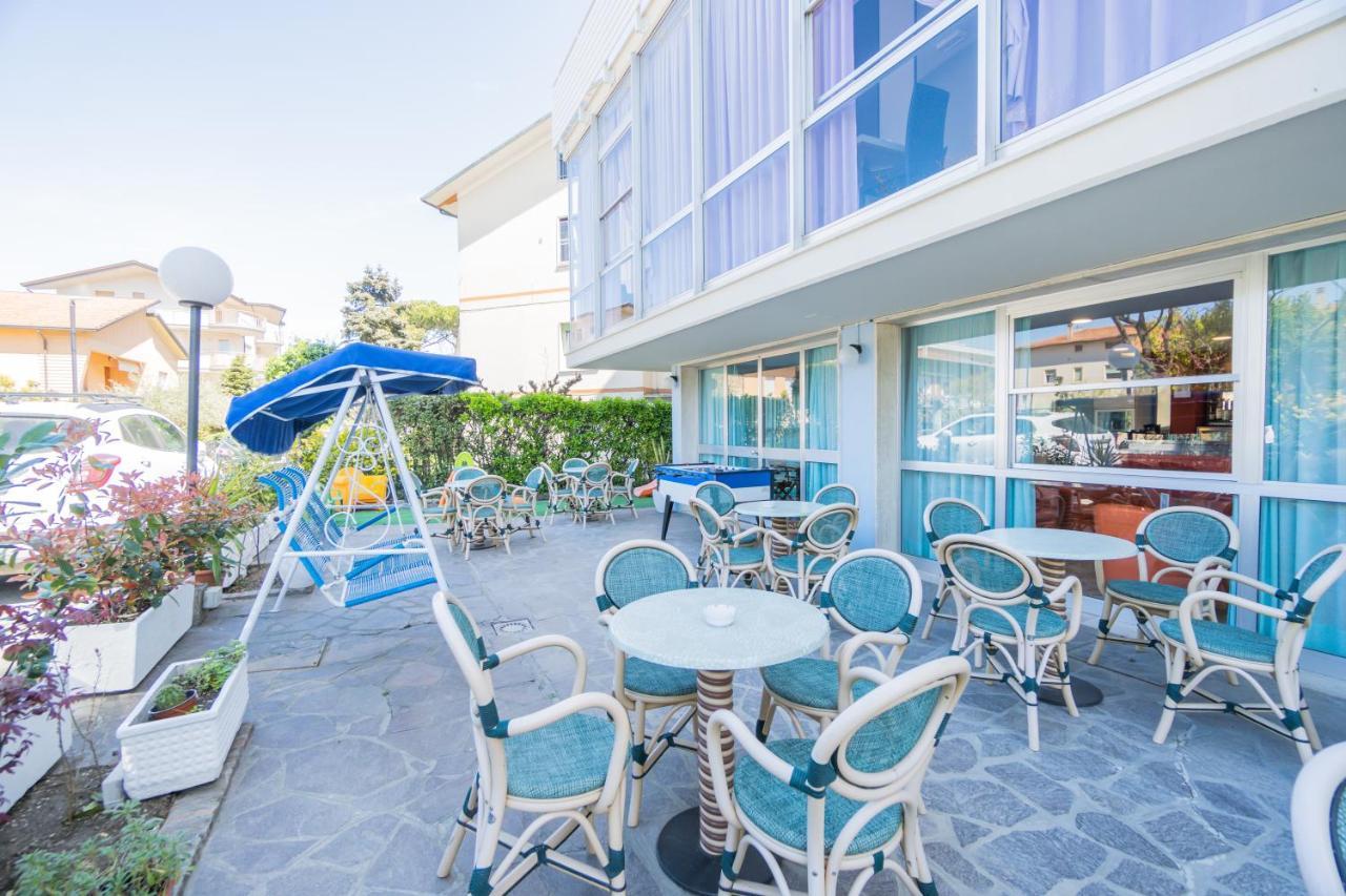Hotel Mirage Белларія-Іджеа-Марина Екстер'єр фото