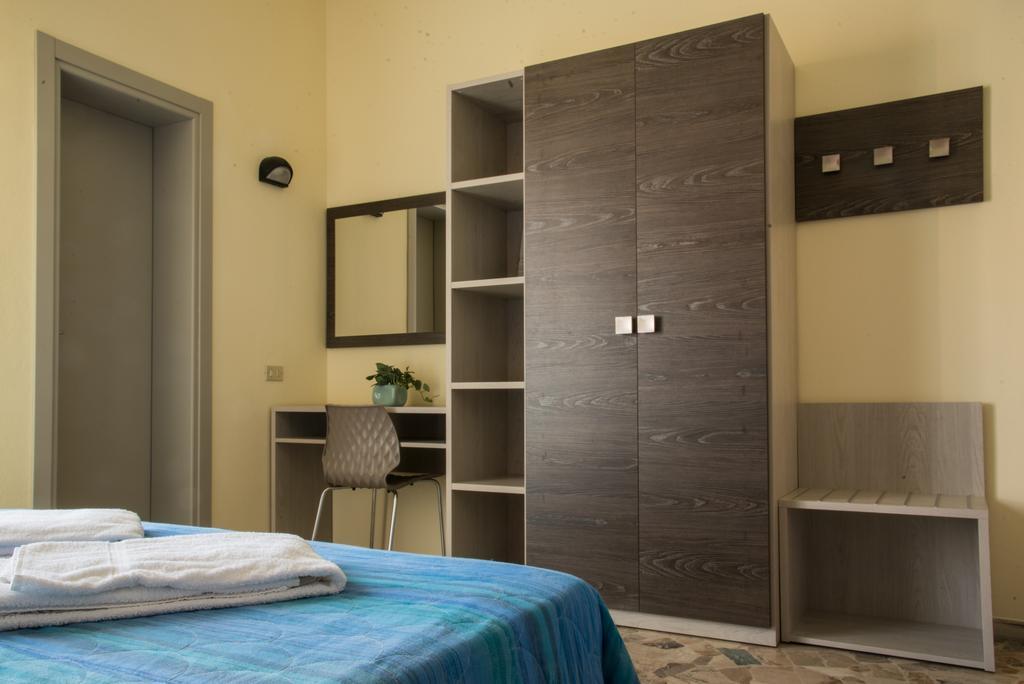 Hotel Mirage Белларія-Іджеа-Марина Екстер'єр фото