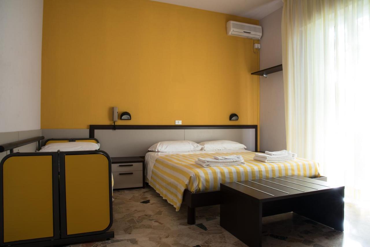 Hotel Mirage Белларія-Іджеа-Марина Номер фото